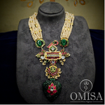 Load image into Gallery viewer, Heart Drop Emerald Kundan Necklace
