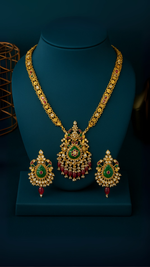 Load image into Gallery viewer, Antique Green &amp; Ruby Kundan Necklace Set with Earrings
