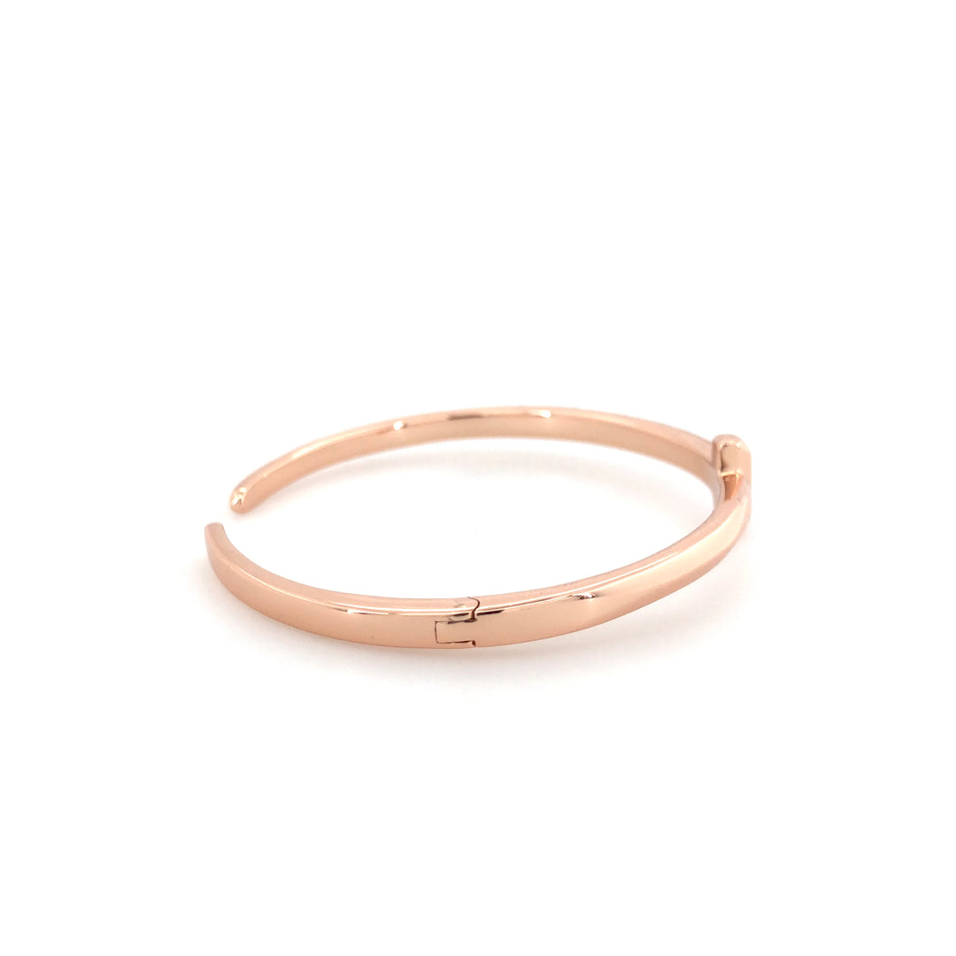 T With Half Circle Bracelet